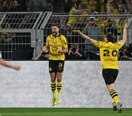 Advantage Borussia Dortmund after Champions League first-leg win over PSG