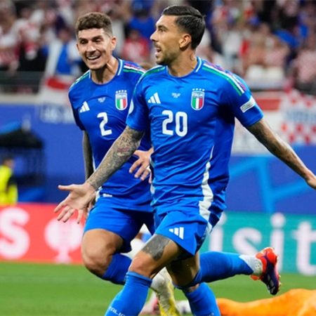 Italy score late equaliser against Croatia to advance to Euro 2024 last 16